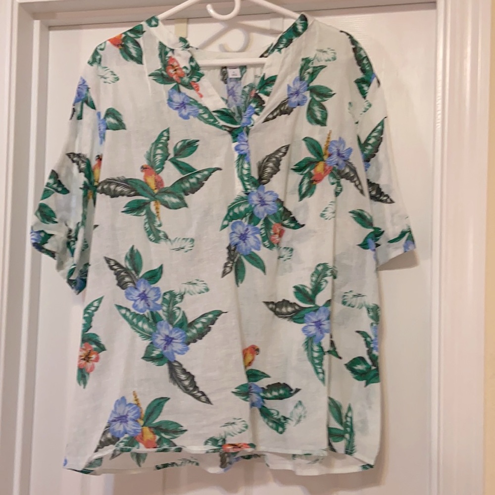 🌴Tropical, lightweight Old Navy shirt🌴 LIKE NEW
